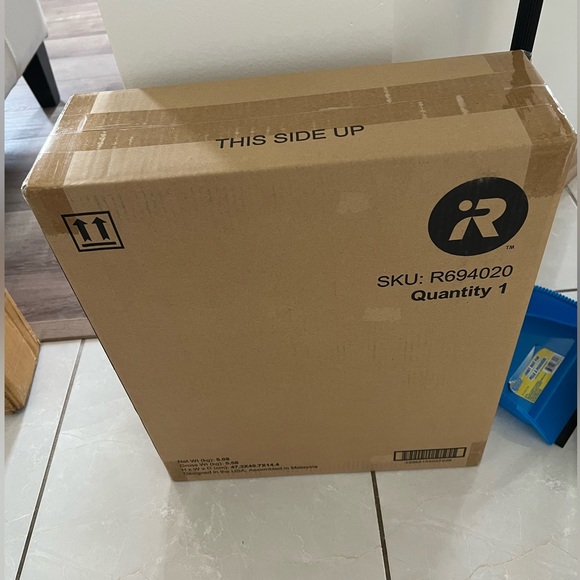 iRobot Roomba 694 WiFi Connected Robot Vacuum - Picture 5 of 8